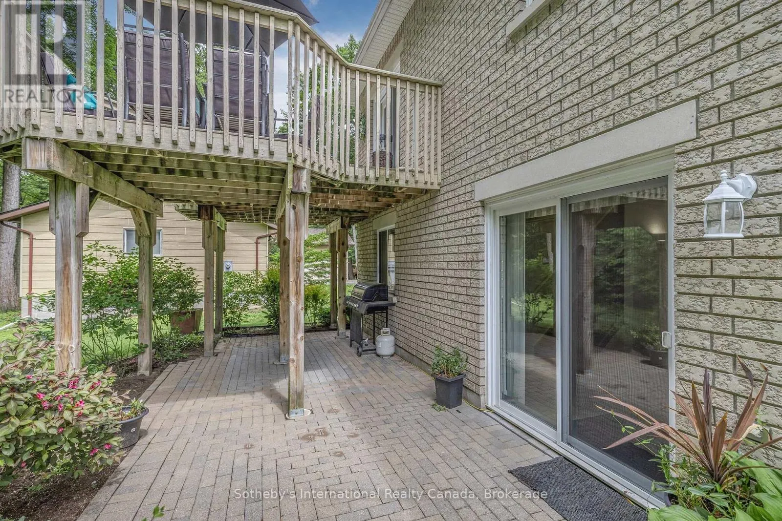 62 OLIVER DRIVE
