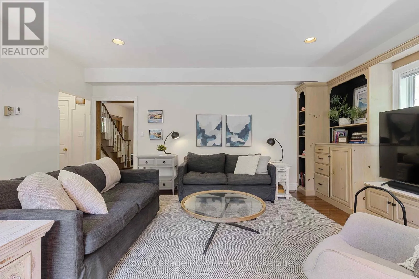 6 CARMICHAEL CRESCENT