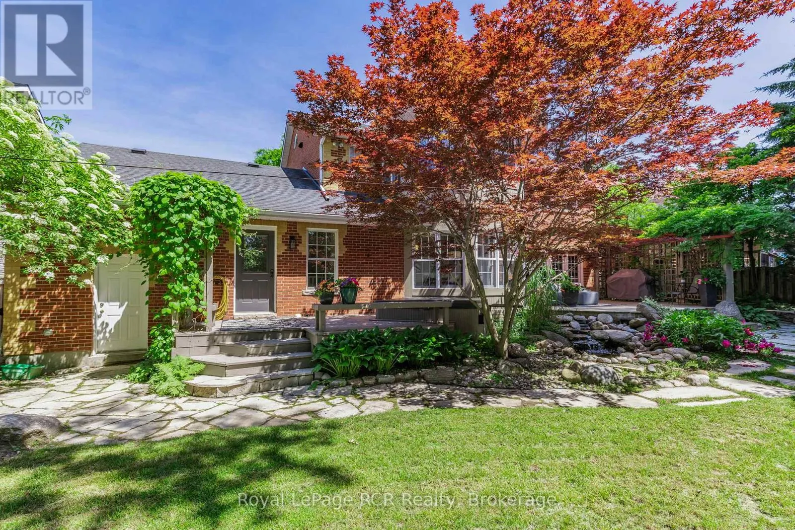 6 CARMICHAEL CRESCENT