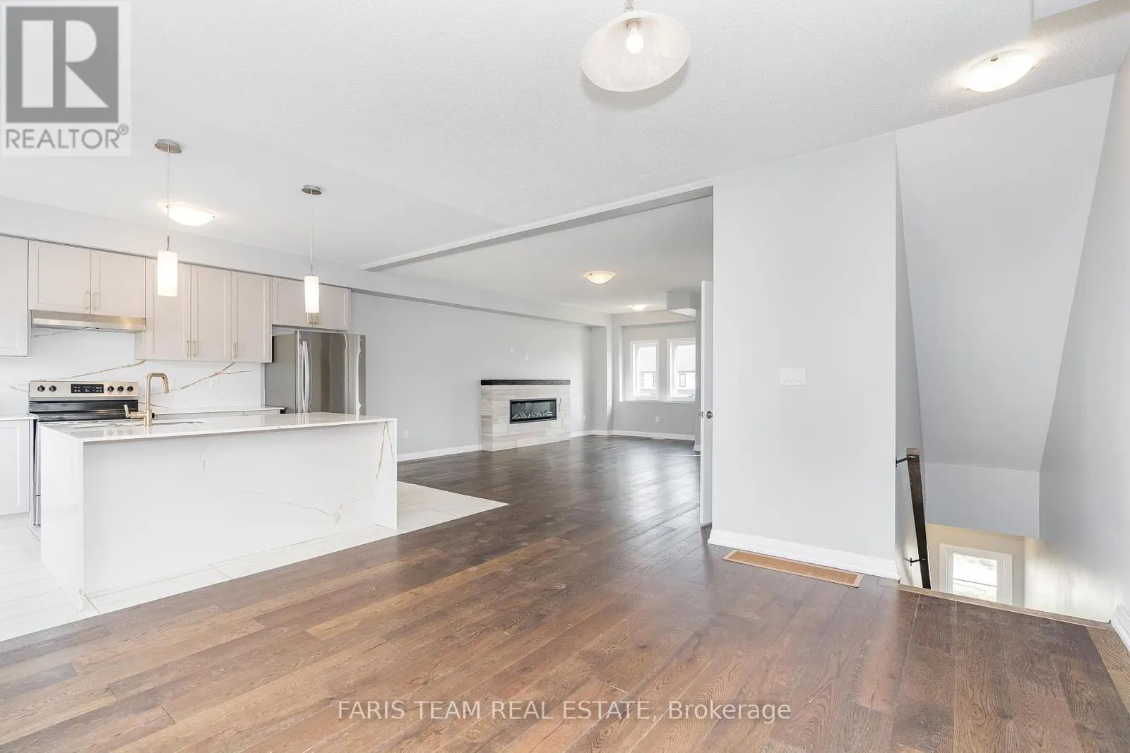 43 LAHEY CRESCENT