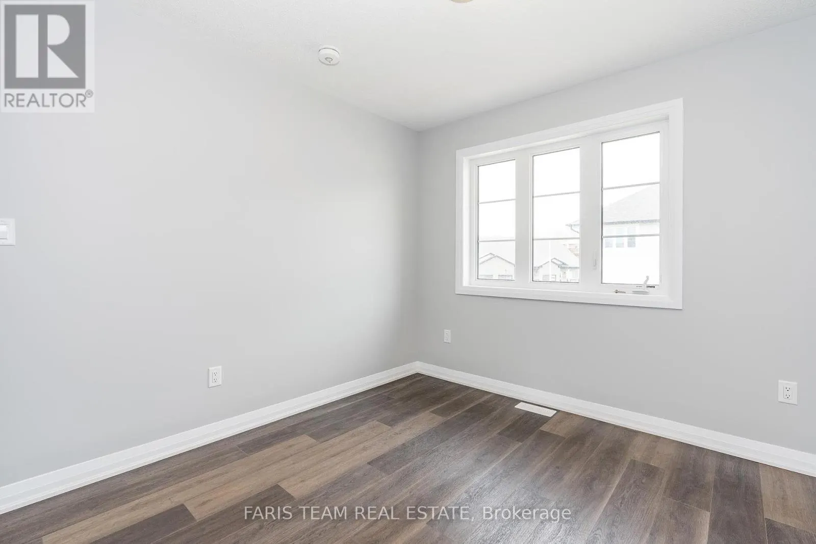 43 LAHEY CRESCENT