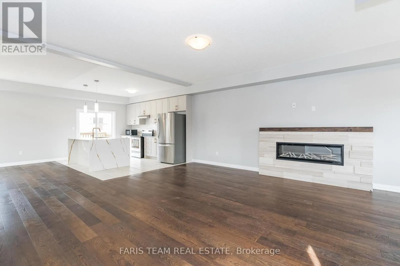 43 LAHEY CRESCENT