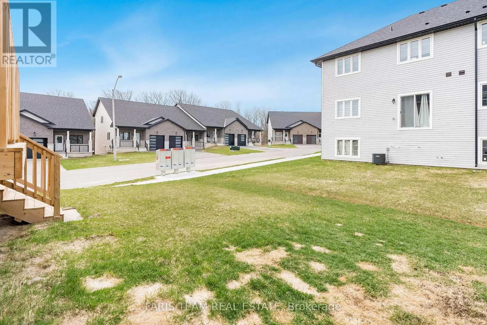 43 LAHEY CRESCENT