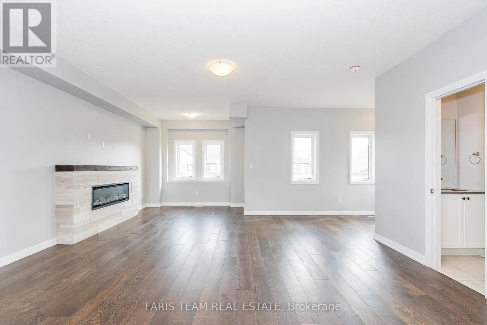 43 LAHEY CRESCENT