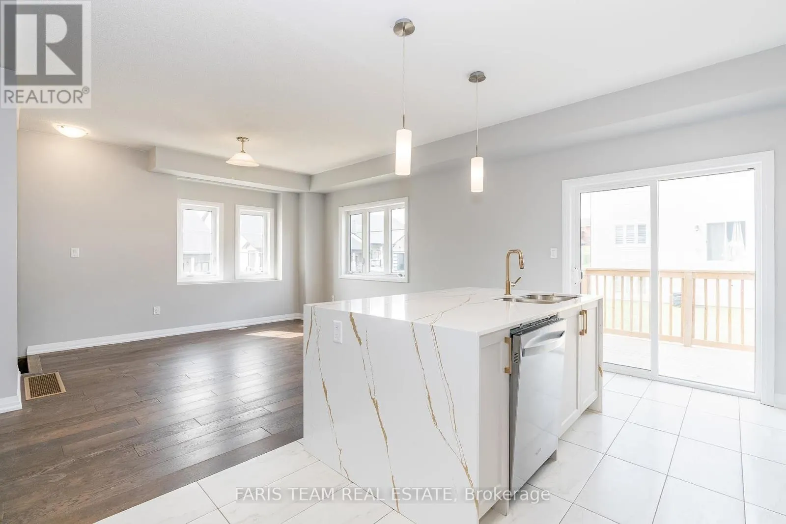 43 LAHEY CRESCENT