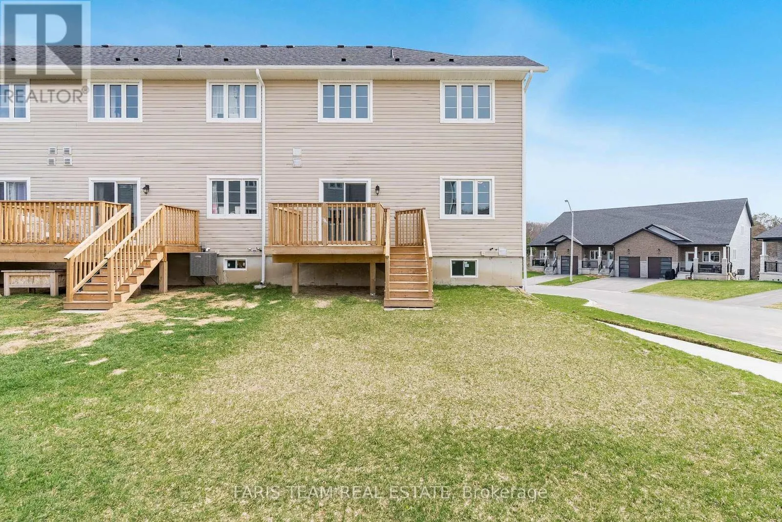 43 LAHEY CRESCENT