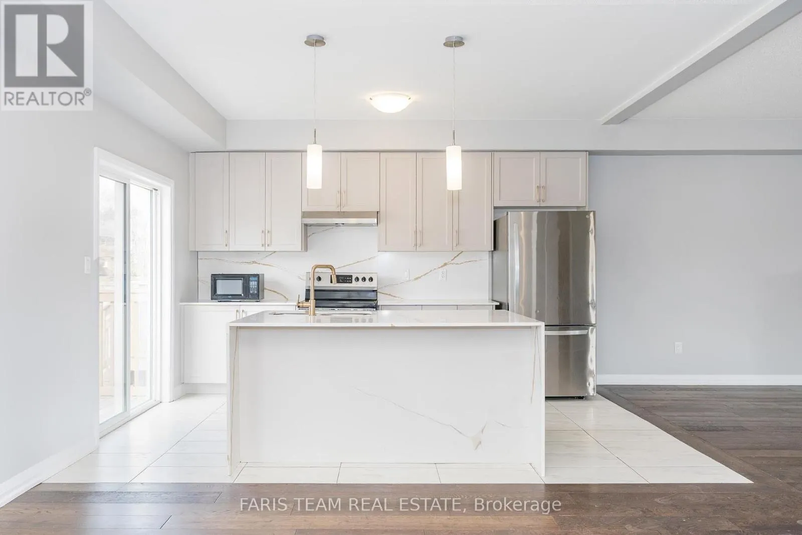 43 LAHEY CRESCENT