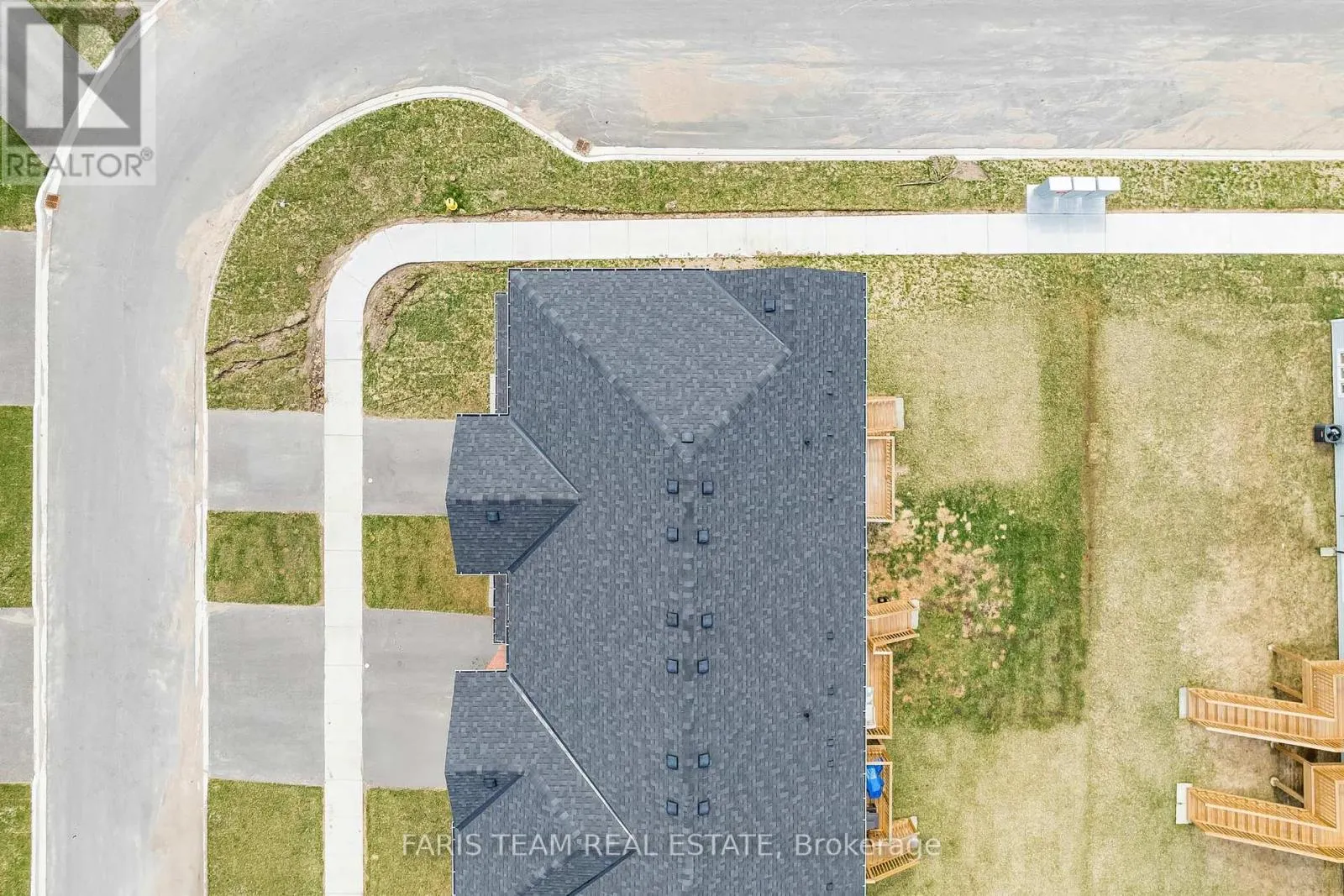 43 LAHEY CRESCENT