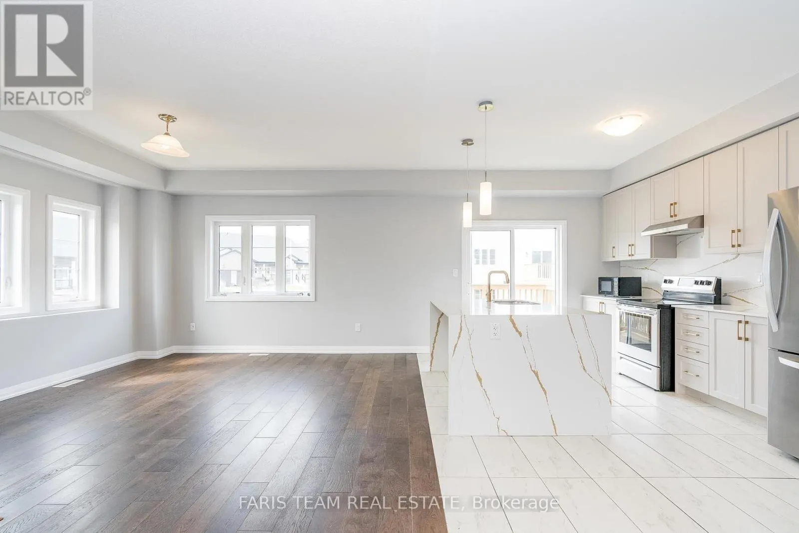 43 LAHEY CRESCENT