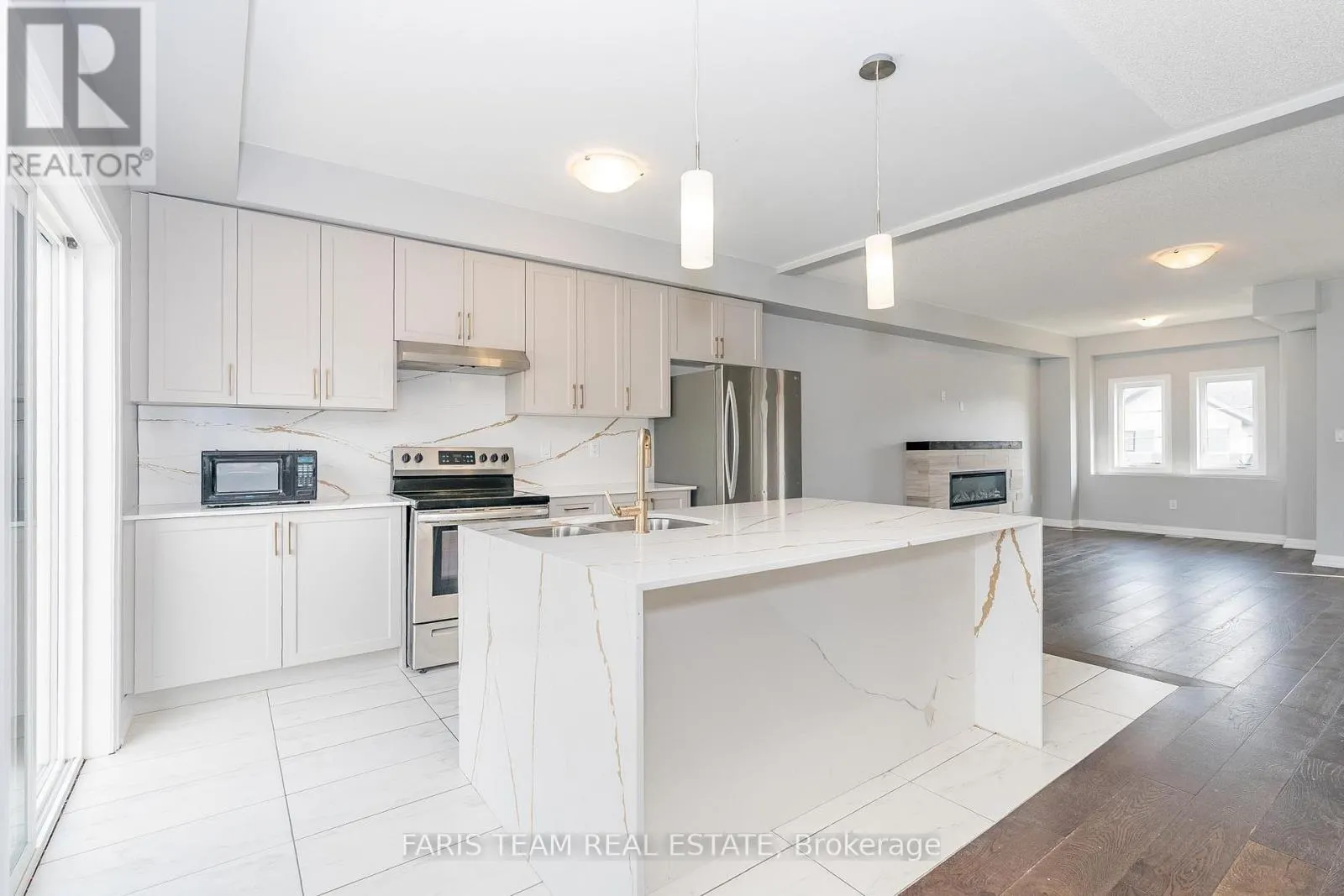 43 LAHEY CRESCENT