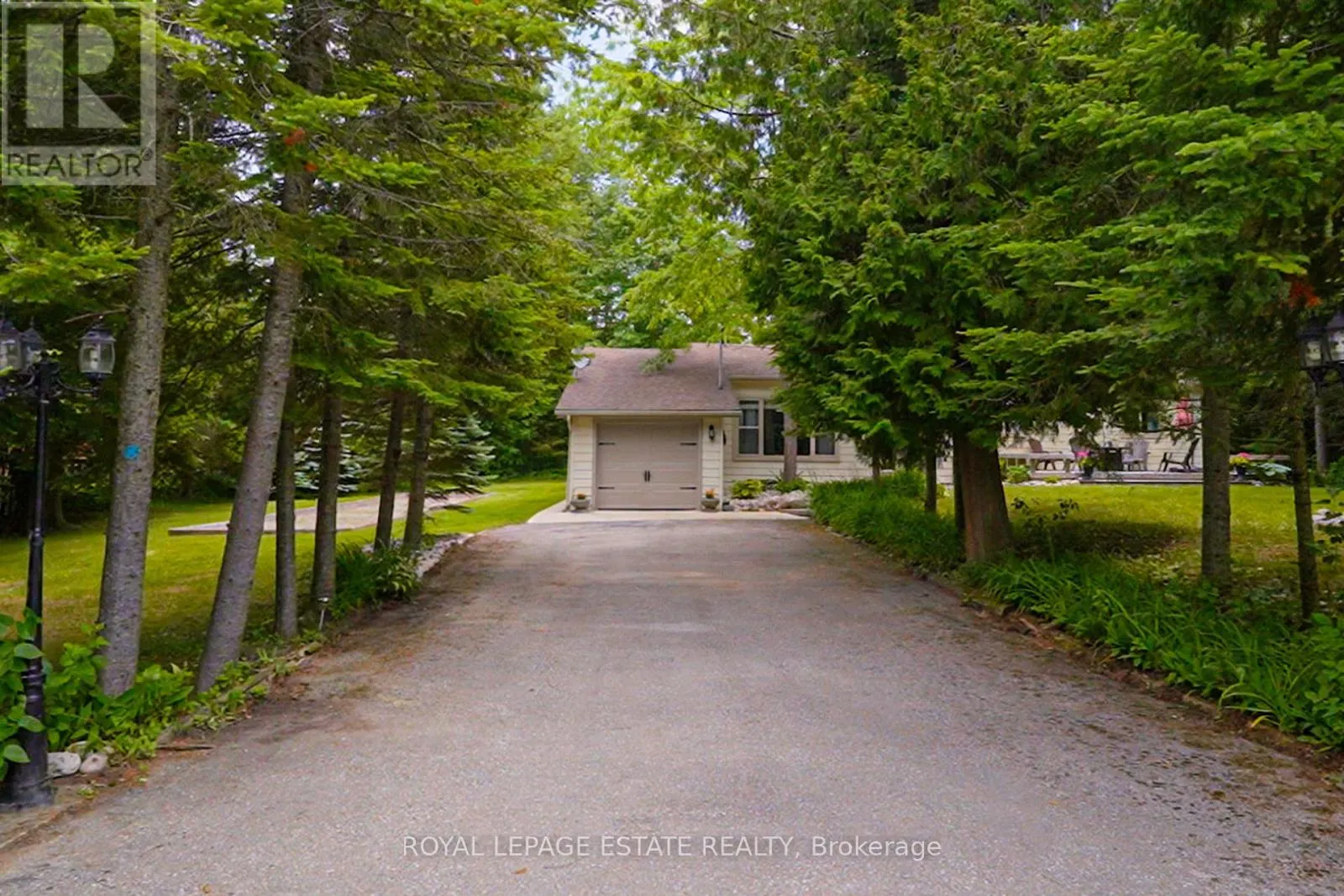 107 NICOLE BOULEVARD