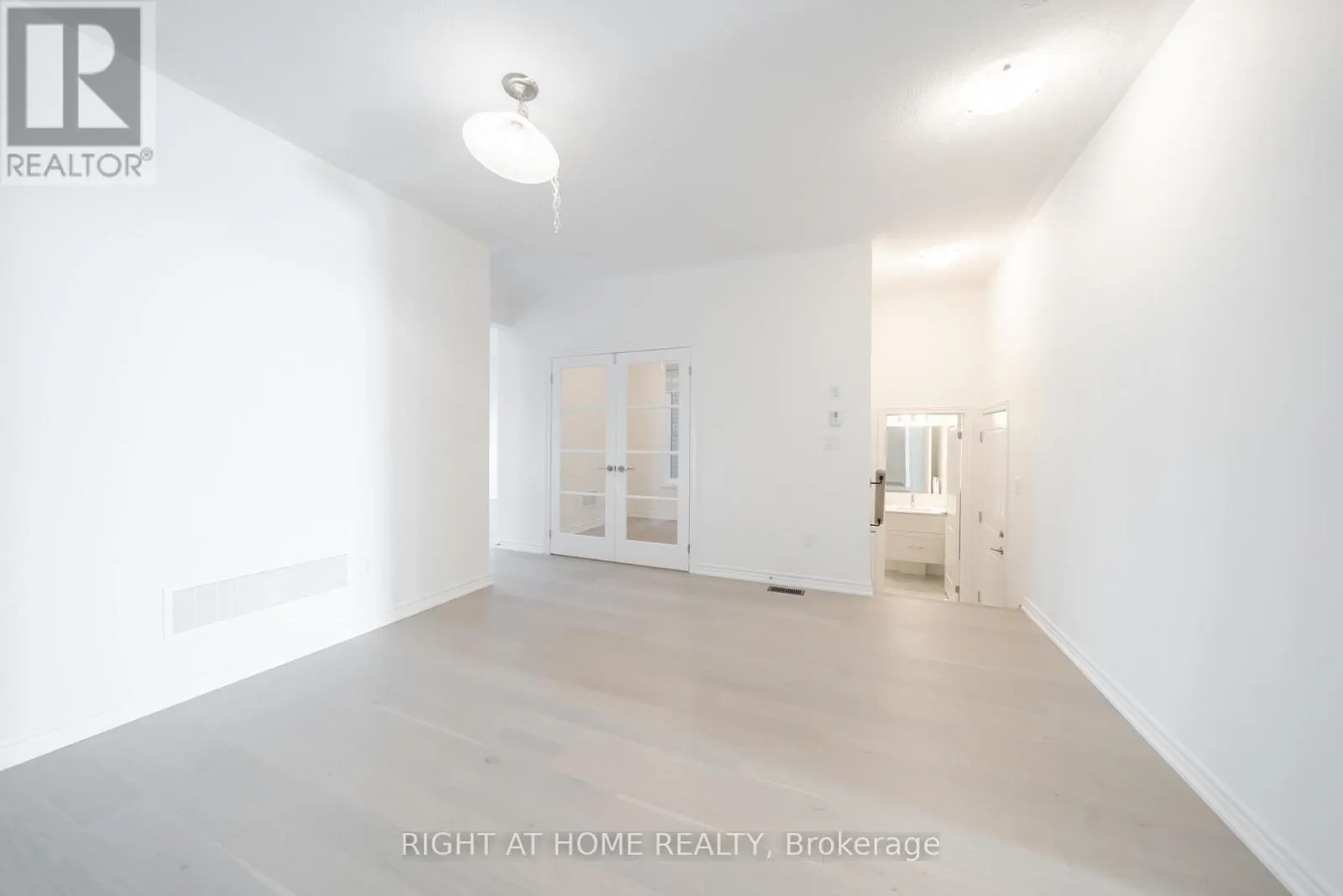 26 WEST OAK TRAIL