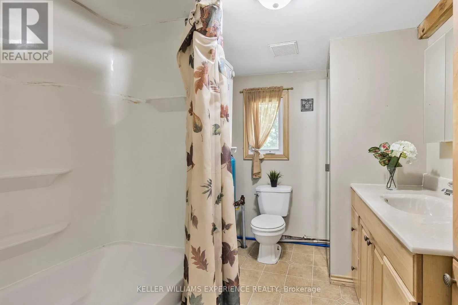 10 SIMCOE ROAD