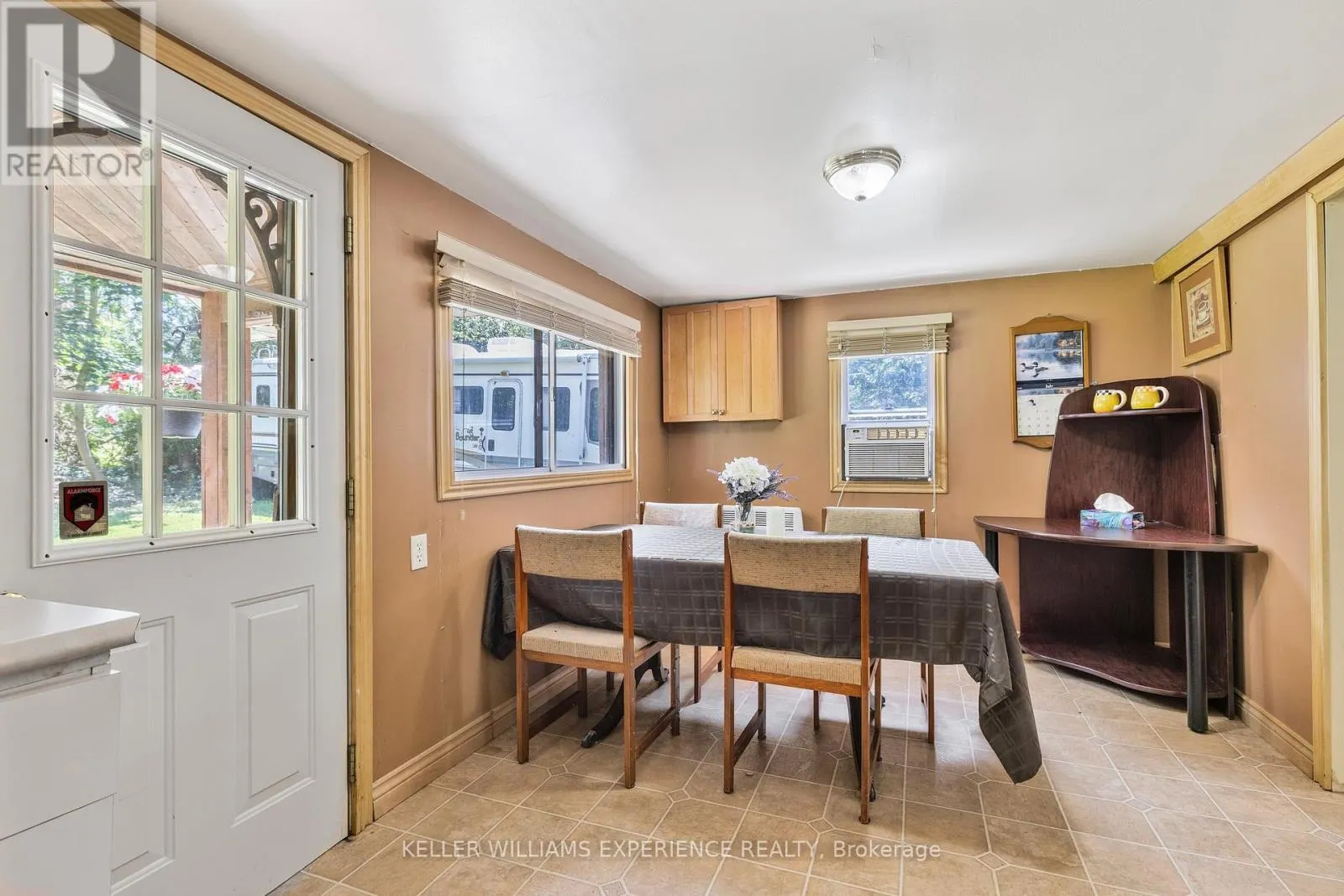 10 SIMCOE ROAD
