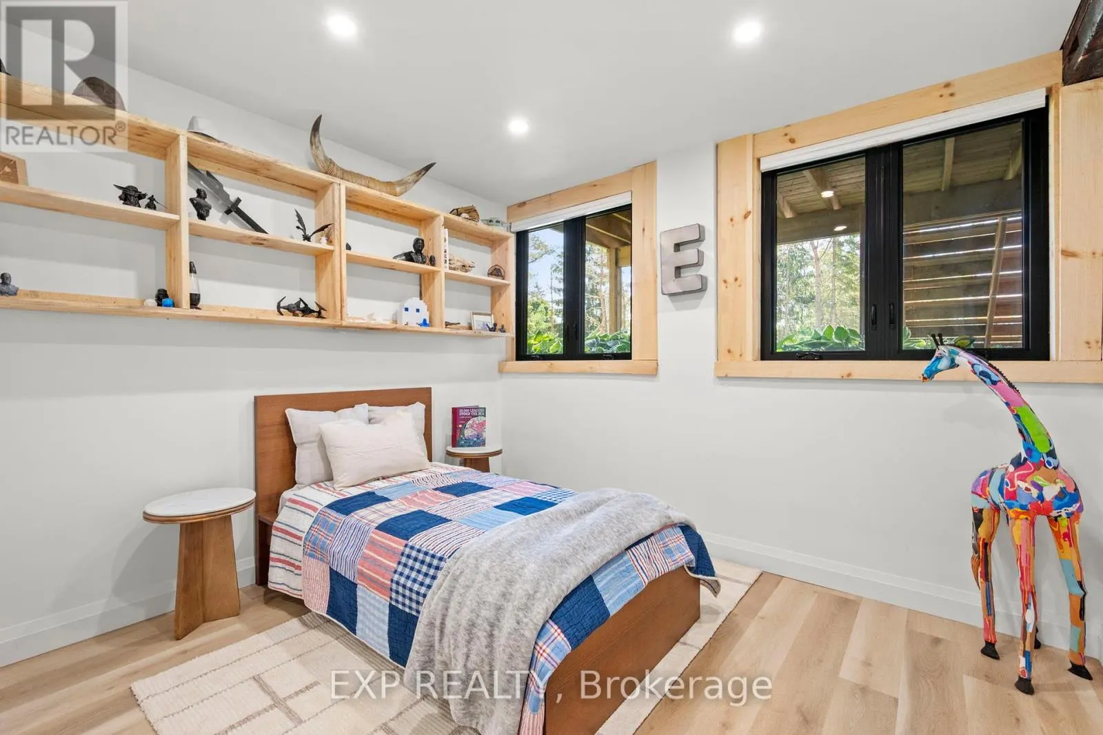 24 SHELSWELL BOULEVARD