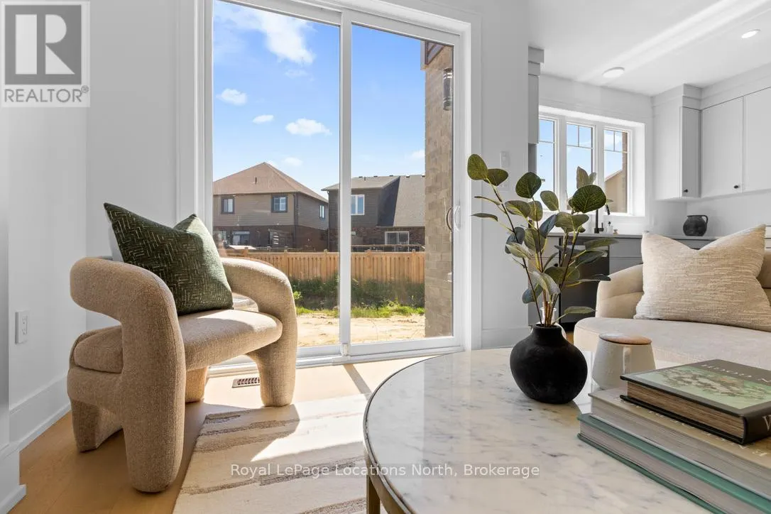 22 SWAIN CRESCENT