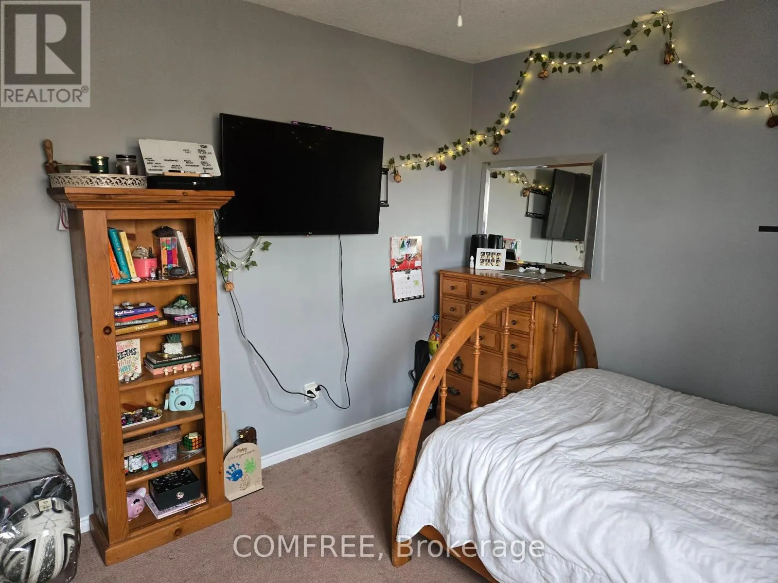 61 CARRUTHERS CRESCENT