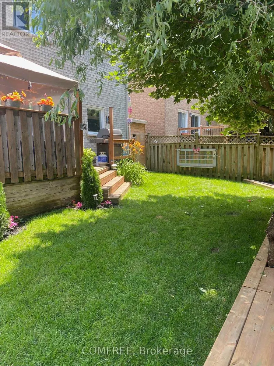 61 CARRUTHERS CRESCENT