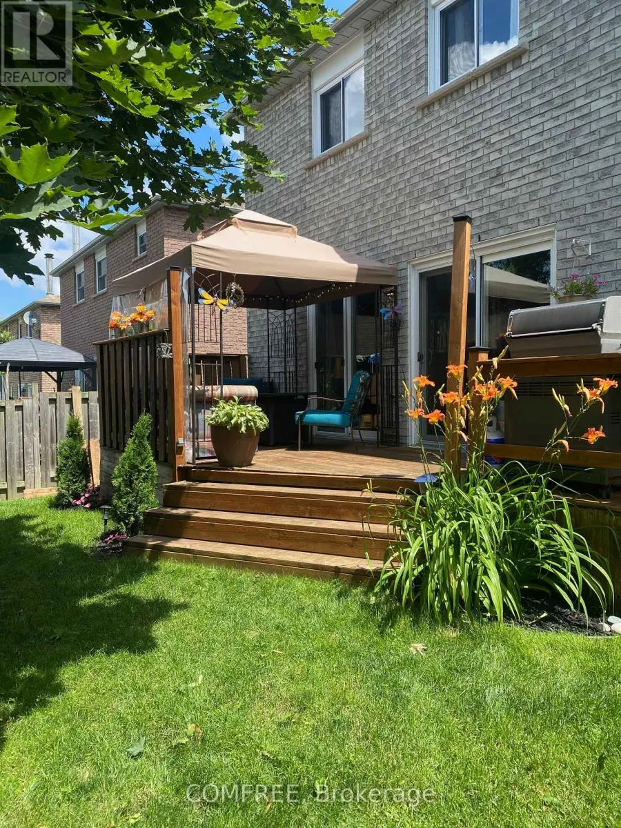 61 CARRUTHERS CRESCENT