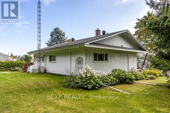 304 CHAMPLAIN ROAD
