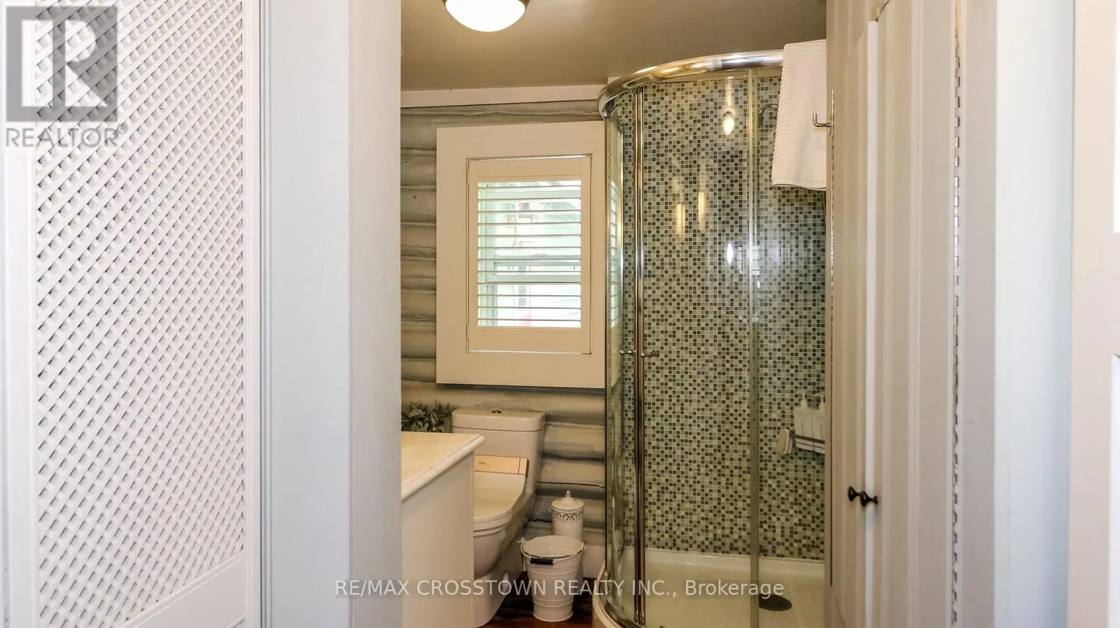 3756 GLENREST DRIVE
