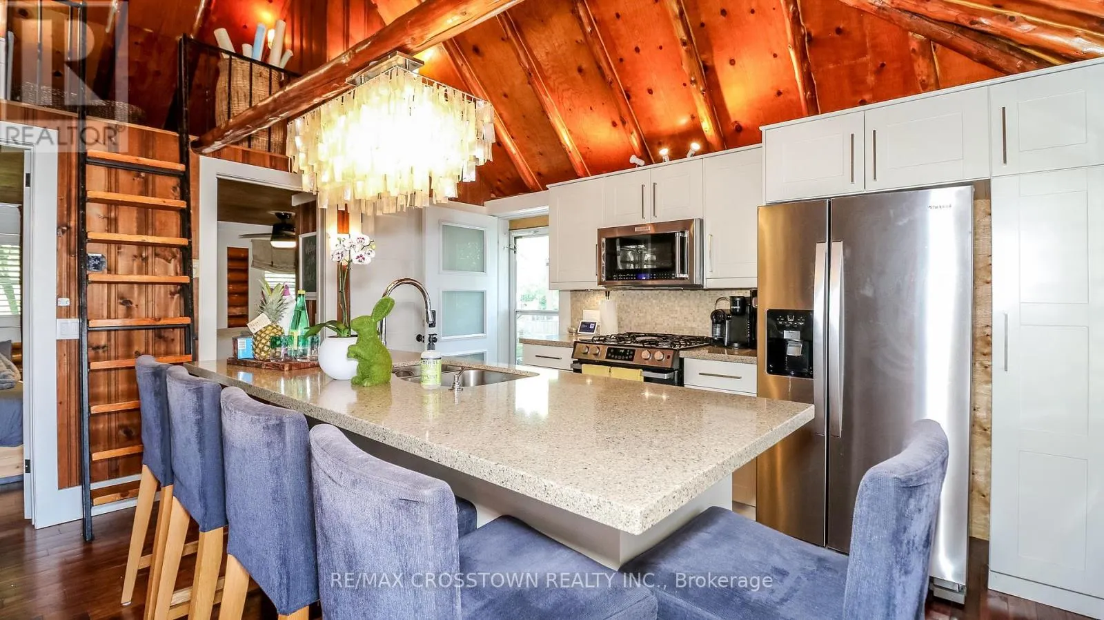 3756 GLENREST DRIVE