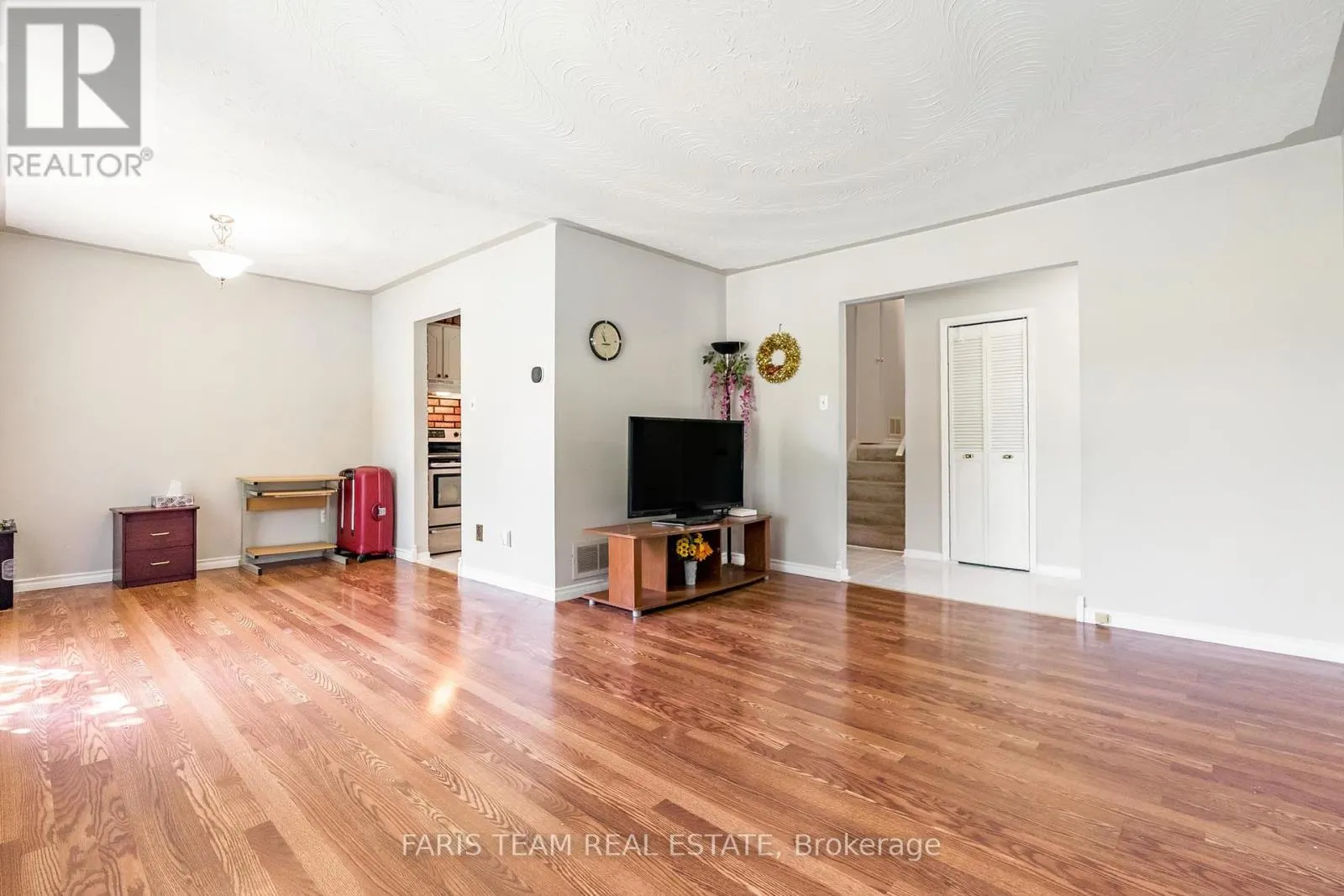 1059 GLEN MHOR CRESCENT