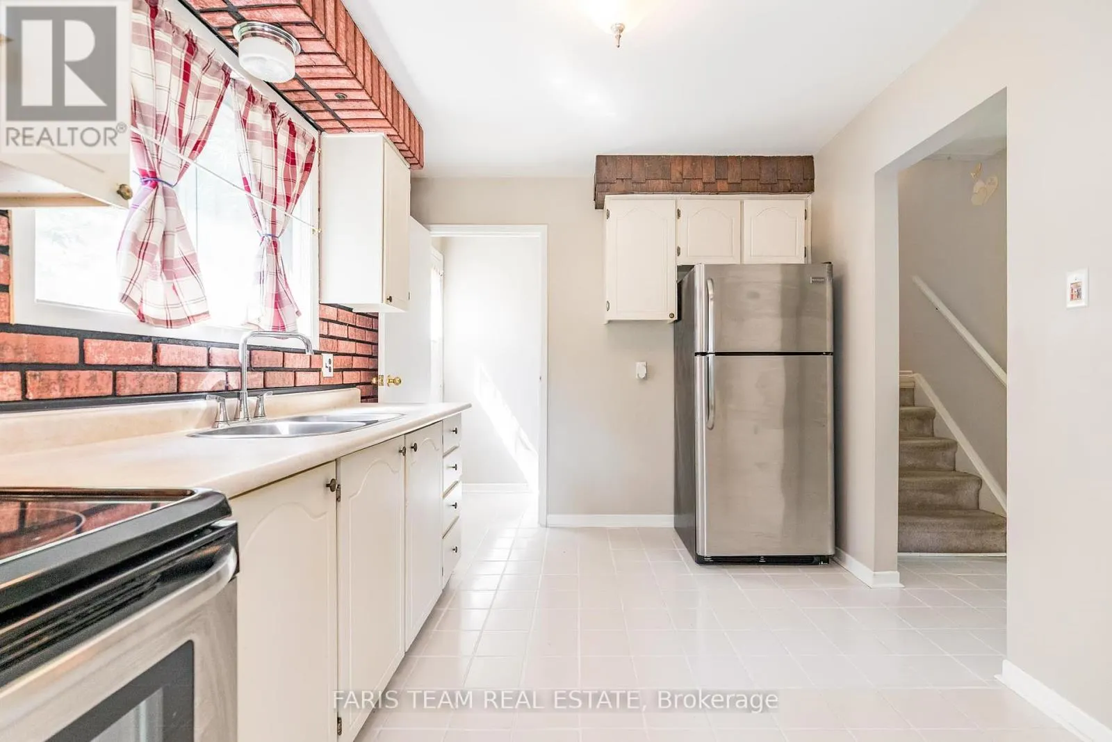 1059 GLEN MHOR CRESCENT
