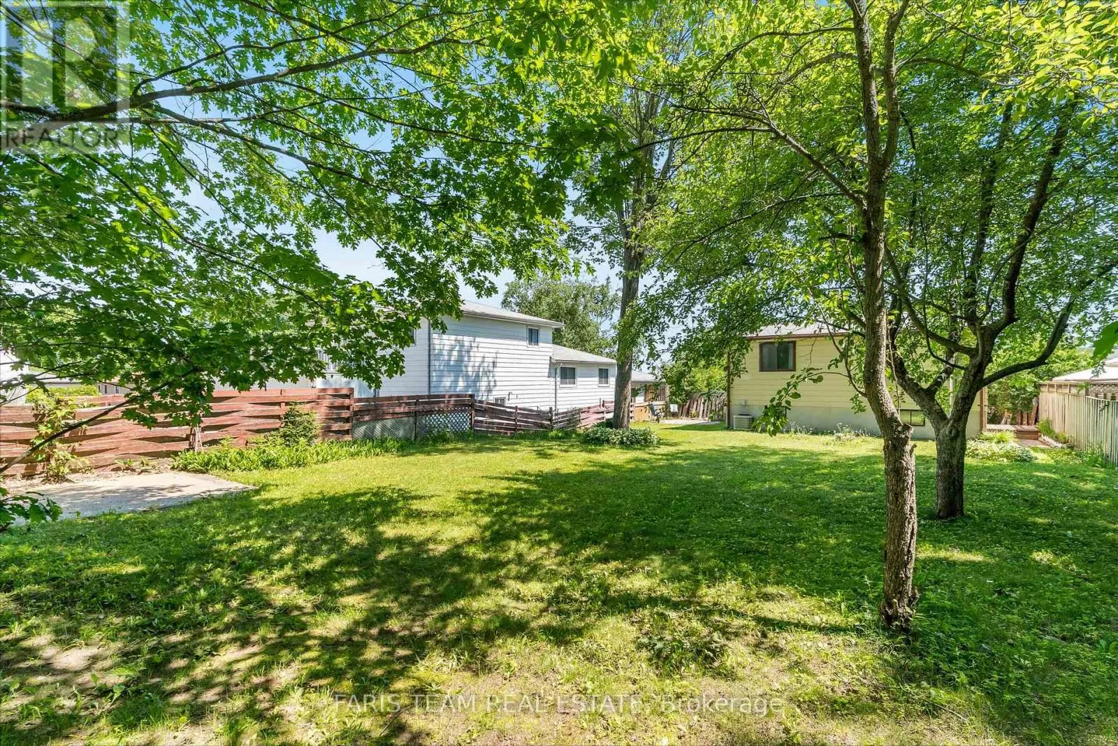 1059 GLEN MHOR CRESCENT