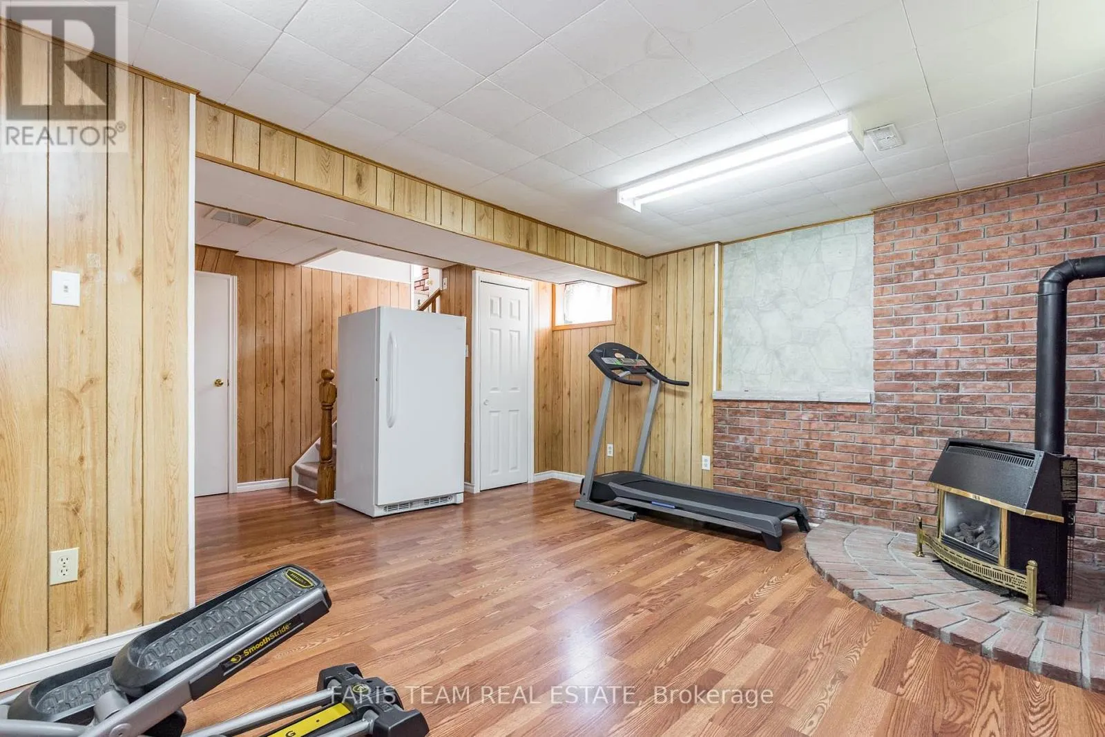 1059 GLEN MHOR CRESCENT