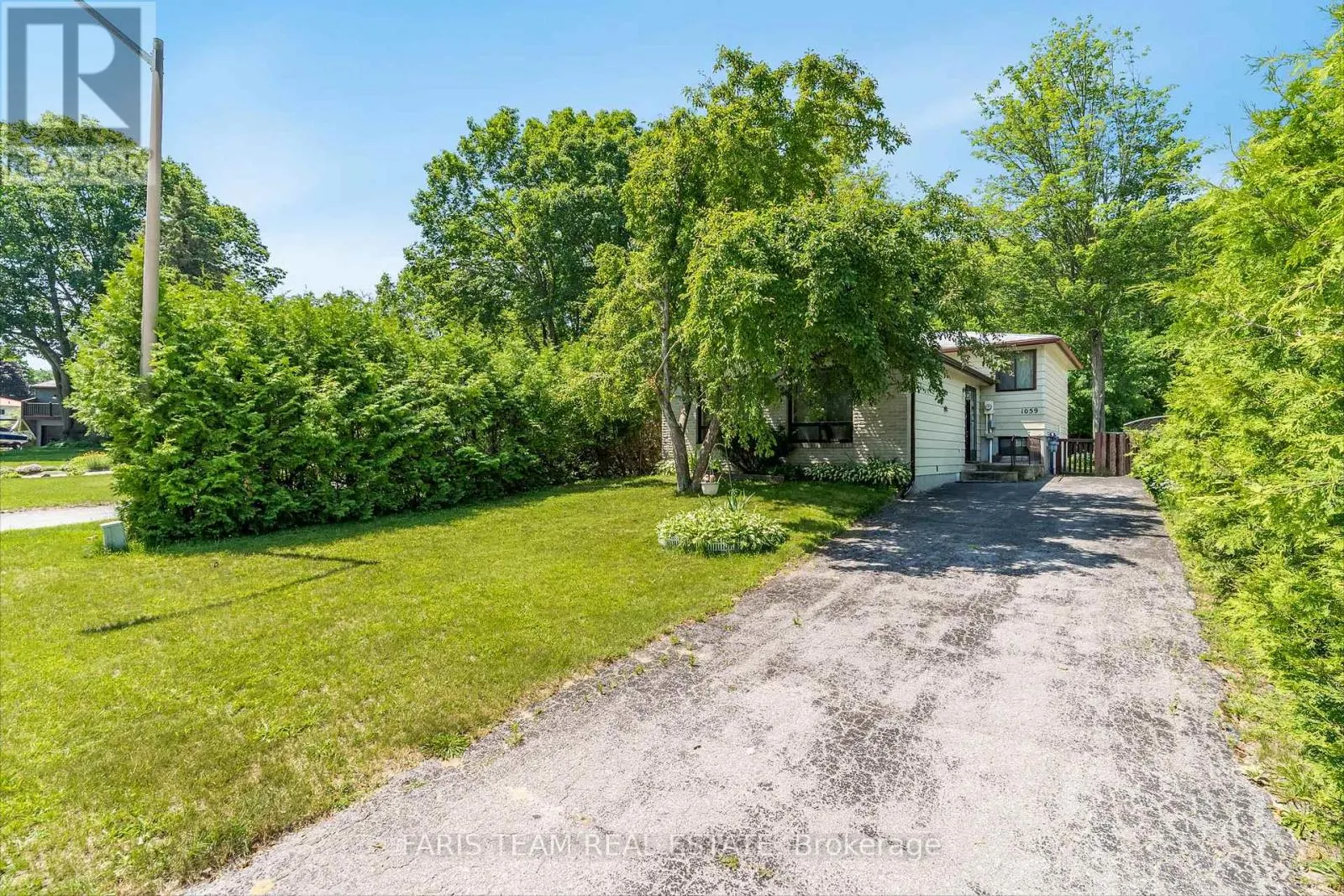 1059 GLEN MHOR CRESCENT
