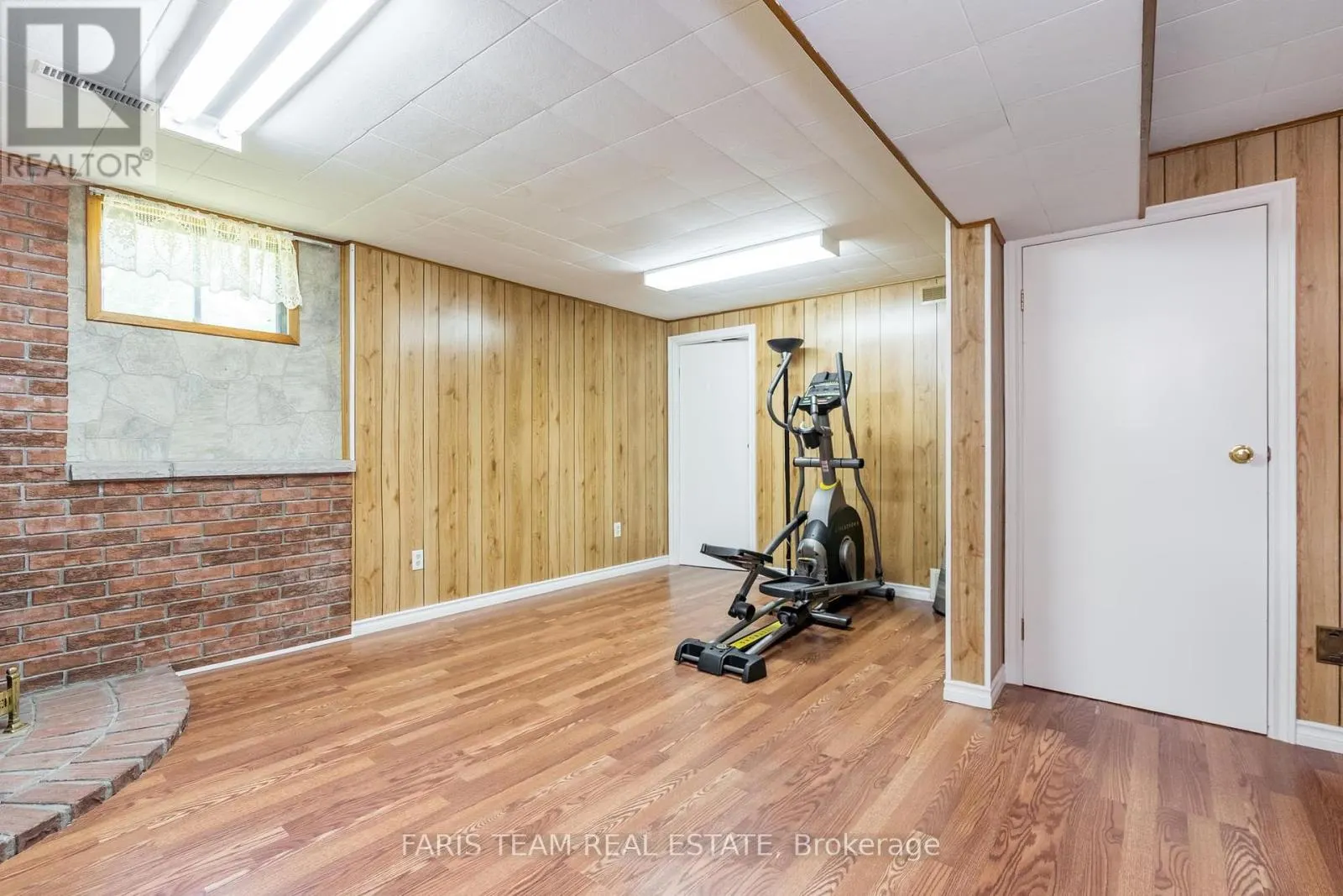 1059 GLEN MHOR CRESCENT