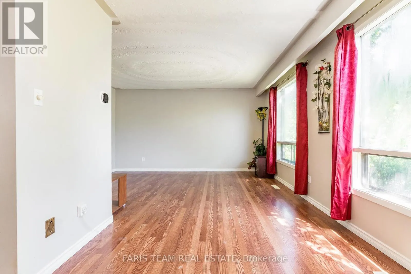 1059 GLEN MHOR CRESCENT