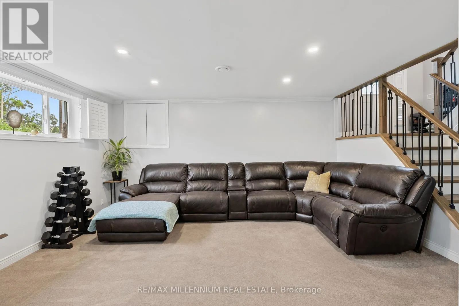 39 TOBOGGAN HILL DRIVE