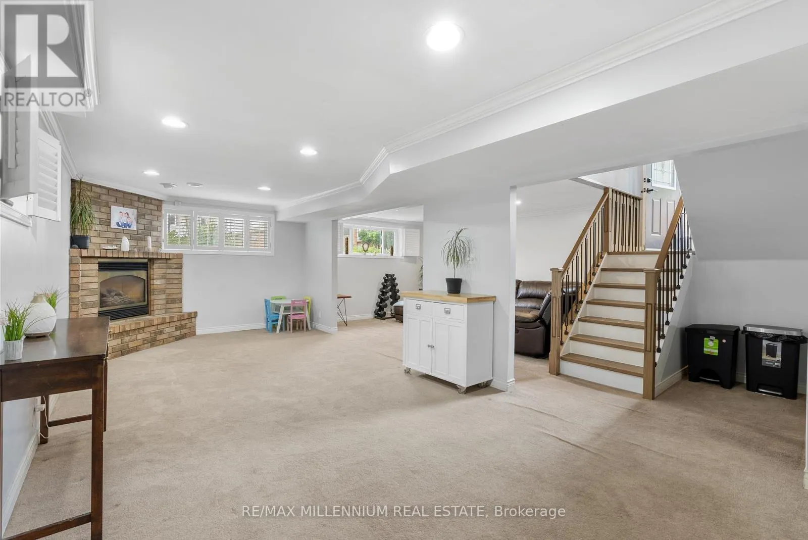 39 TOBOGGAN HILL DRIVE