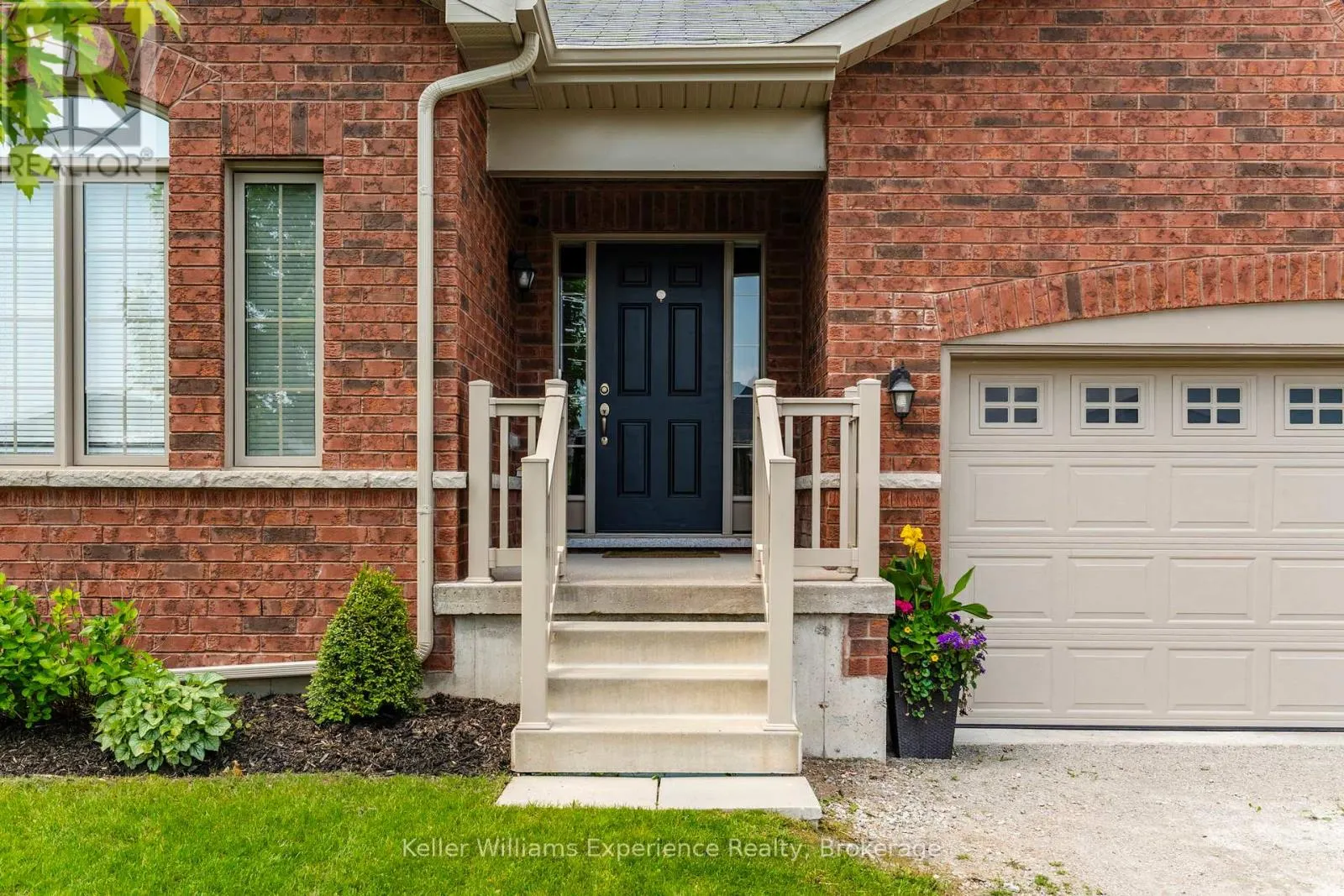 32 HATTON DRIVE