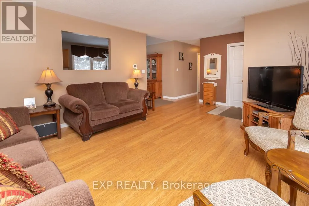 56 BECKETTS SIDE ROAD N