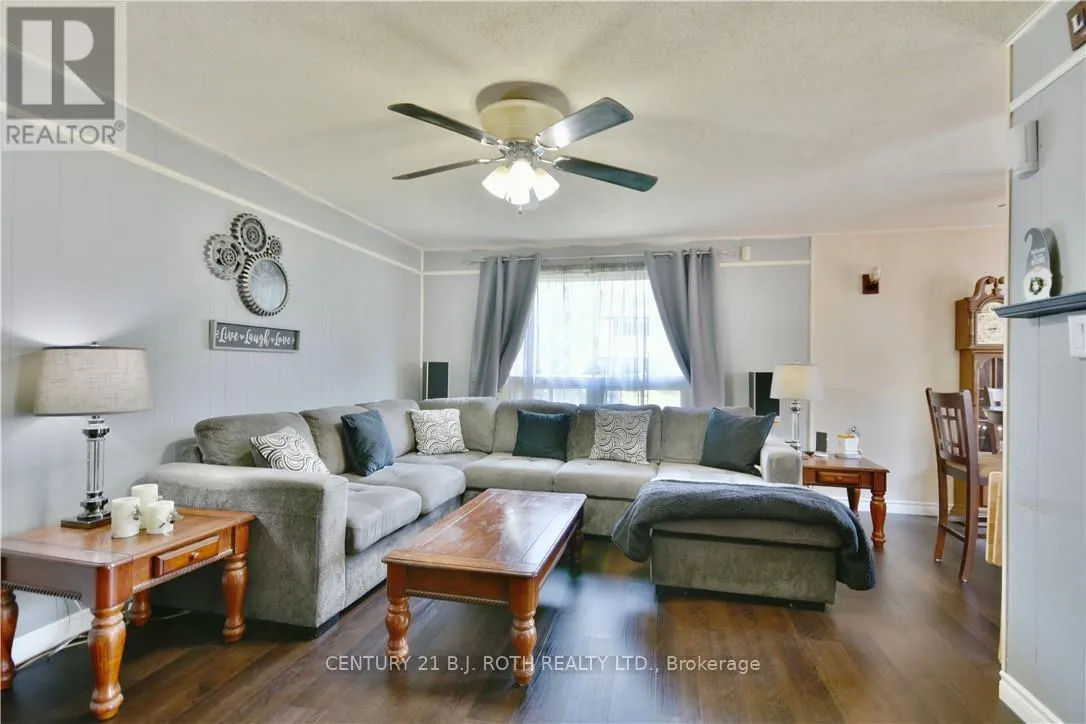 624 BAYVIEW DRIVE