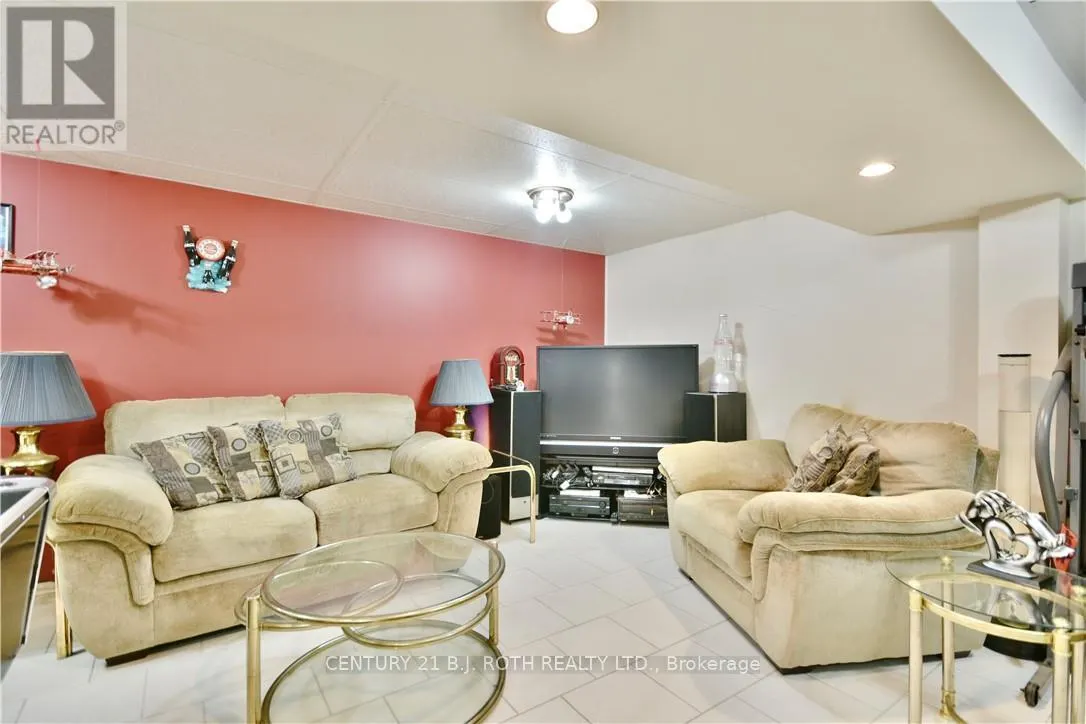 624 BAYVIEW DRIVE