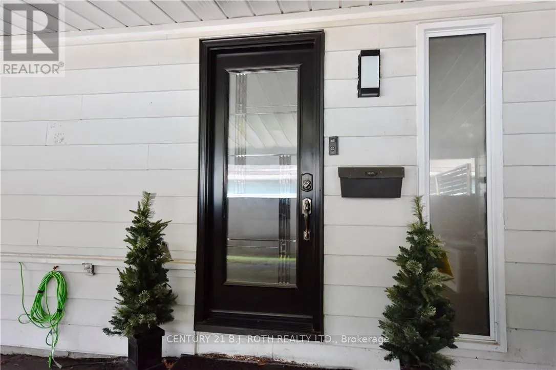 624 BAYVIEW DRIVE