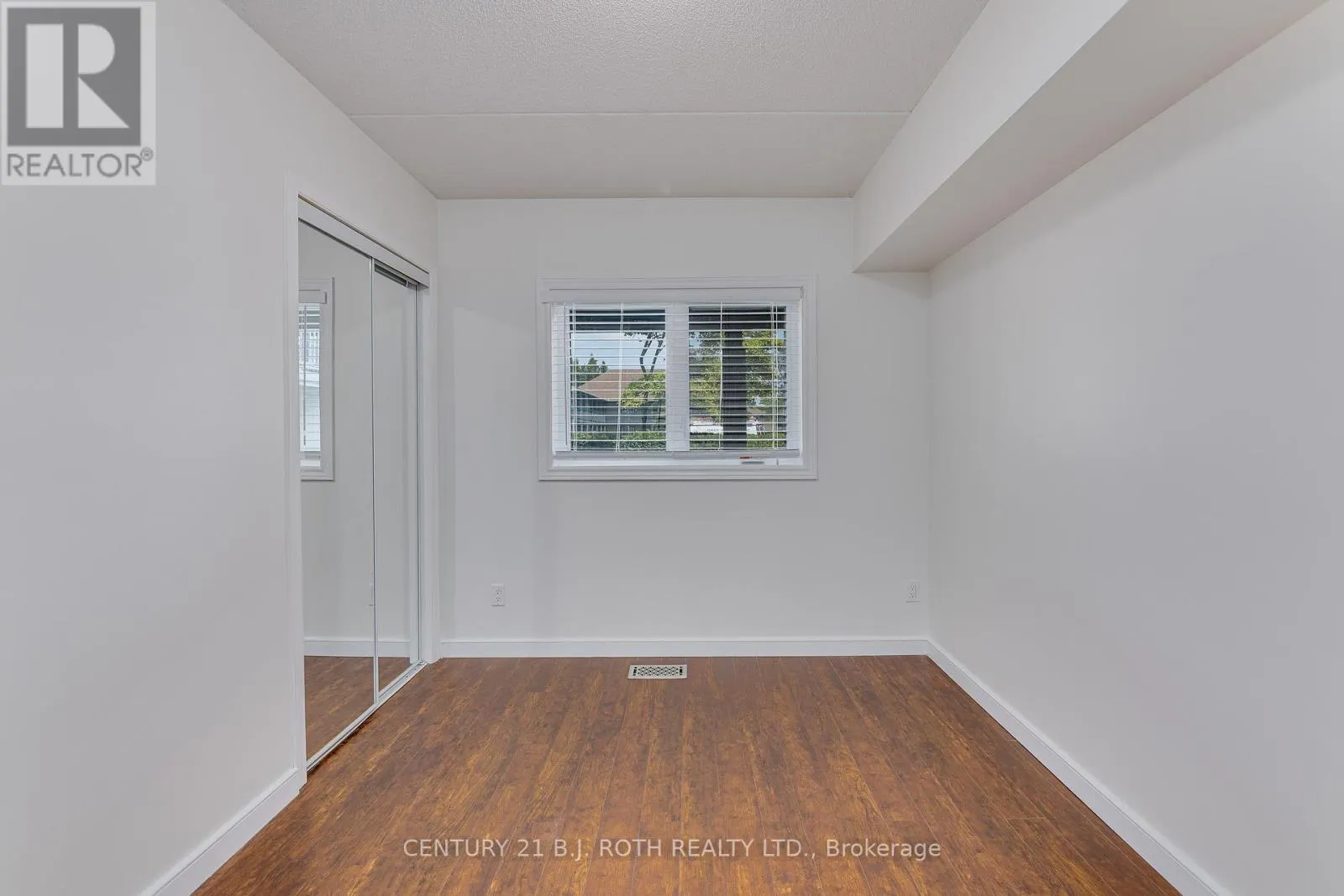 288 MARINERS WAY
