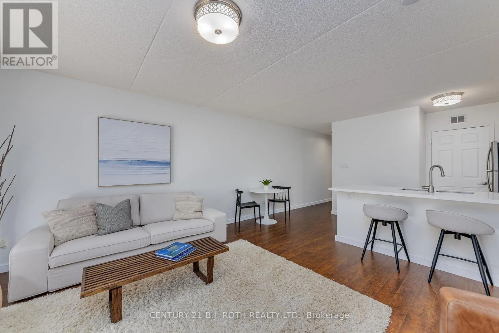 288 MARINERS WAY