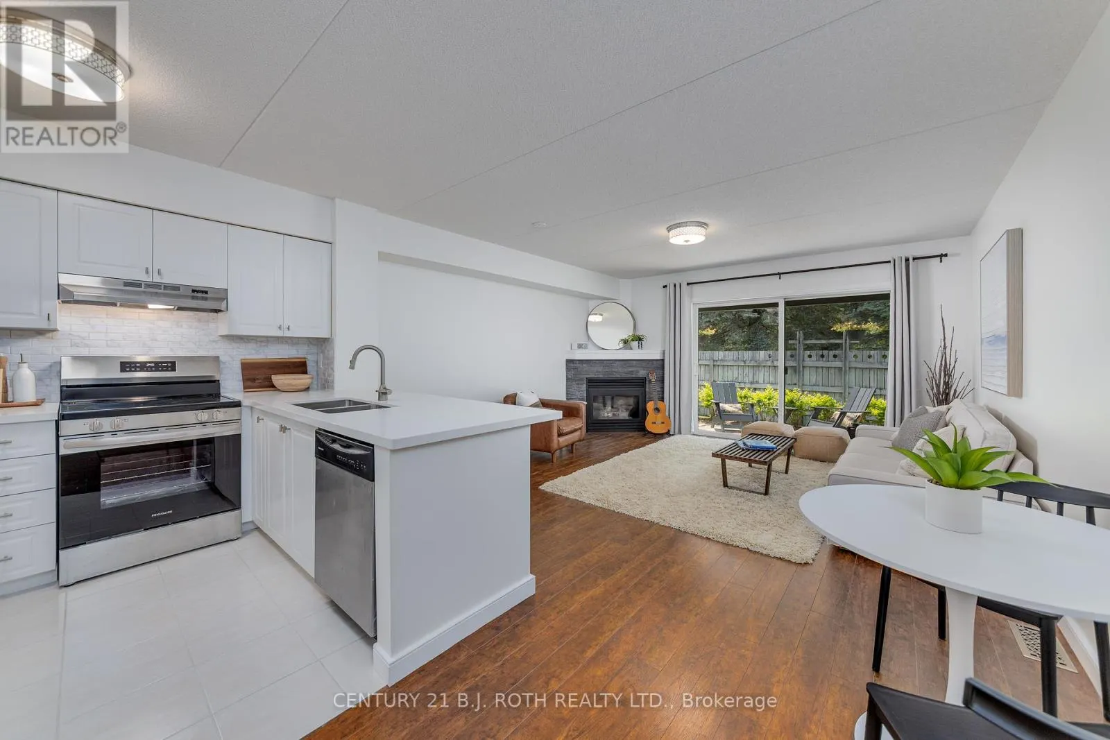 288 MARINERS WAY
