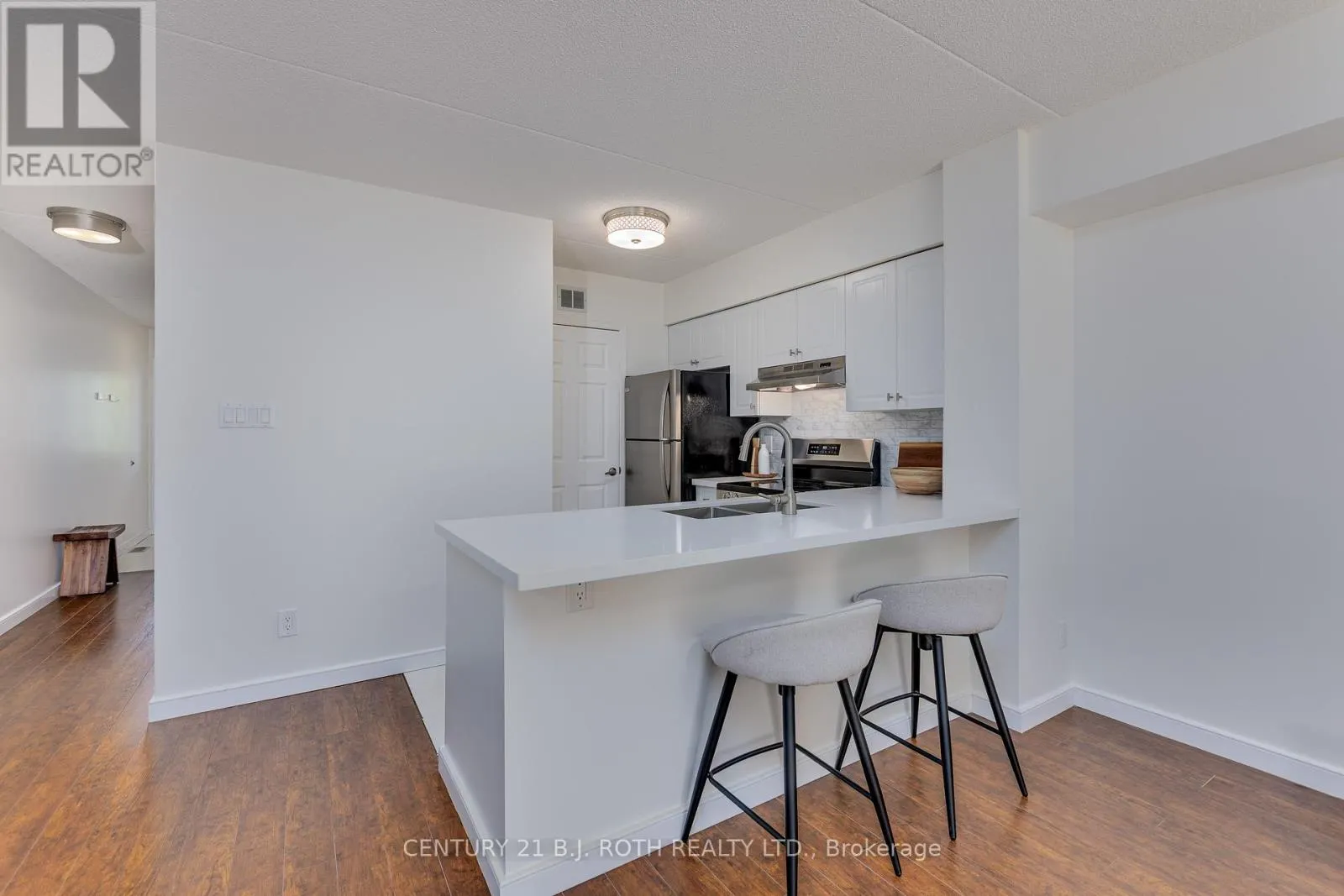 288 MARINERS WAY