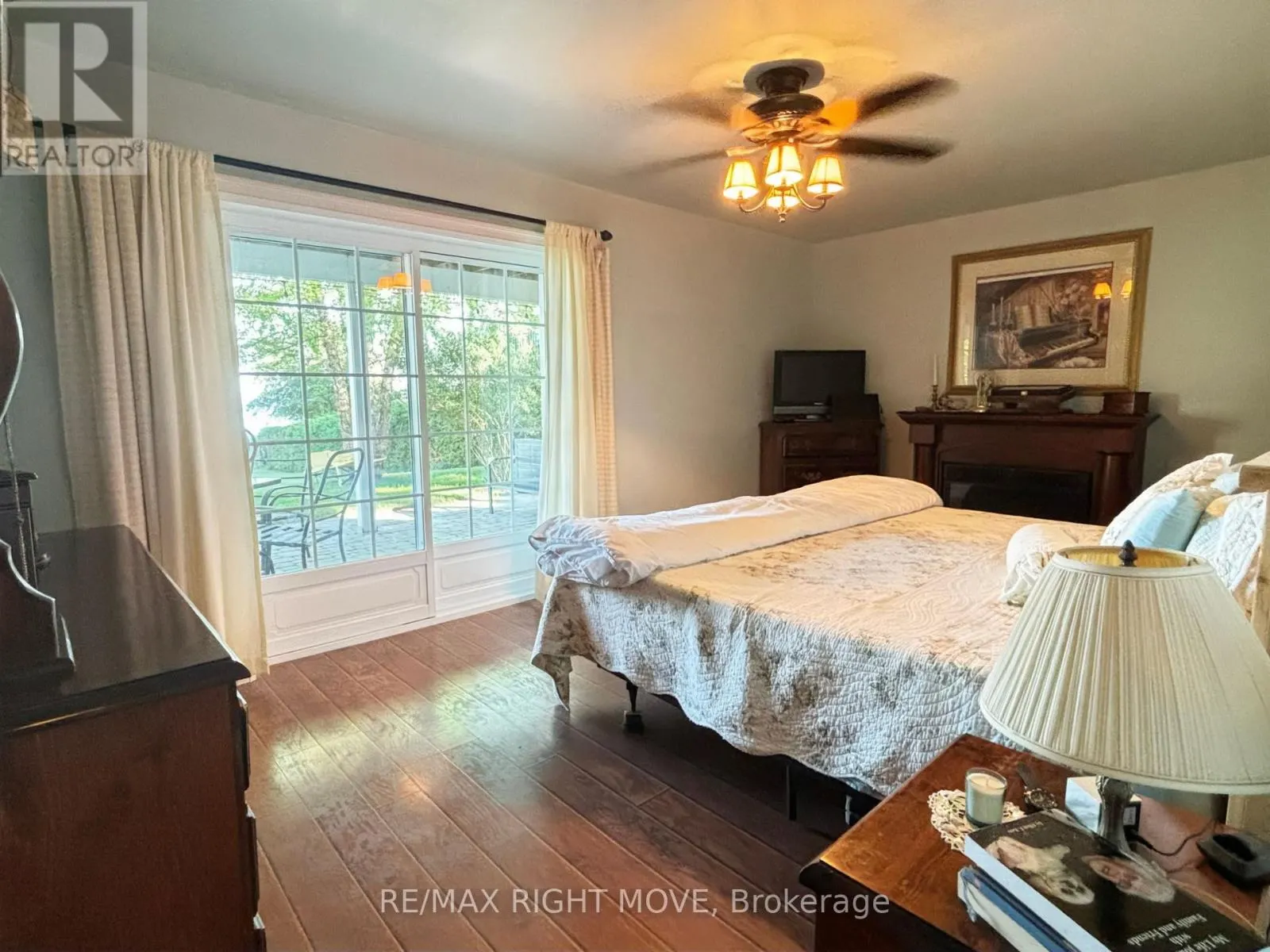 1185 WOODLAND DRIVE