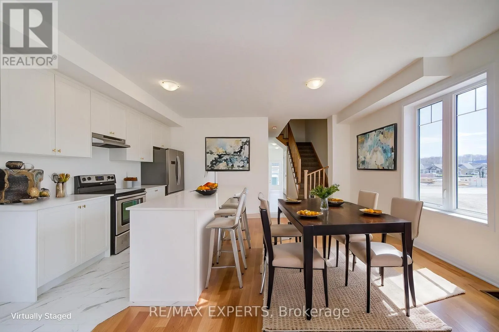 564 HUDSON CRESCENT