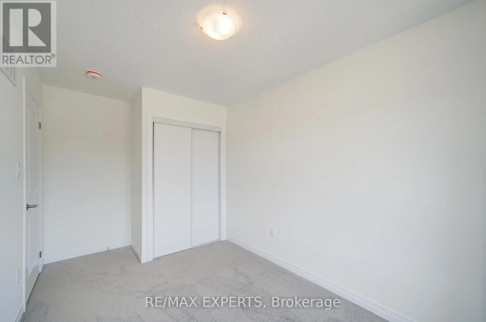 564 HUDSON CRESCENT