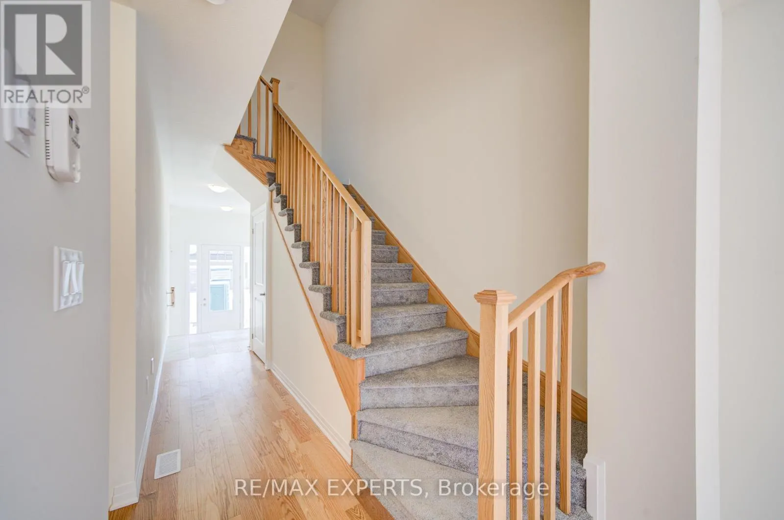564 HUDSON CRESCENT