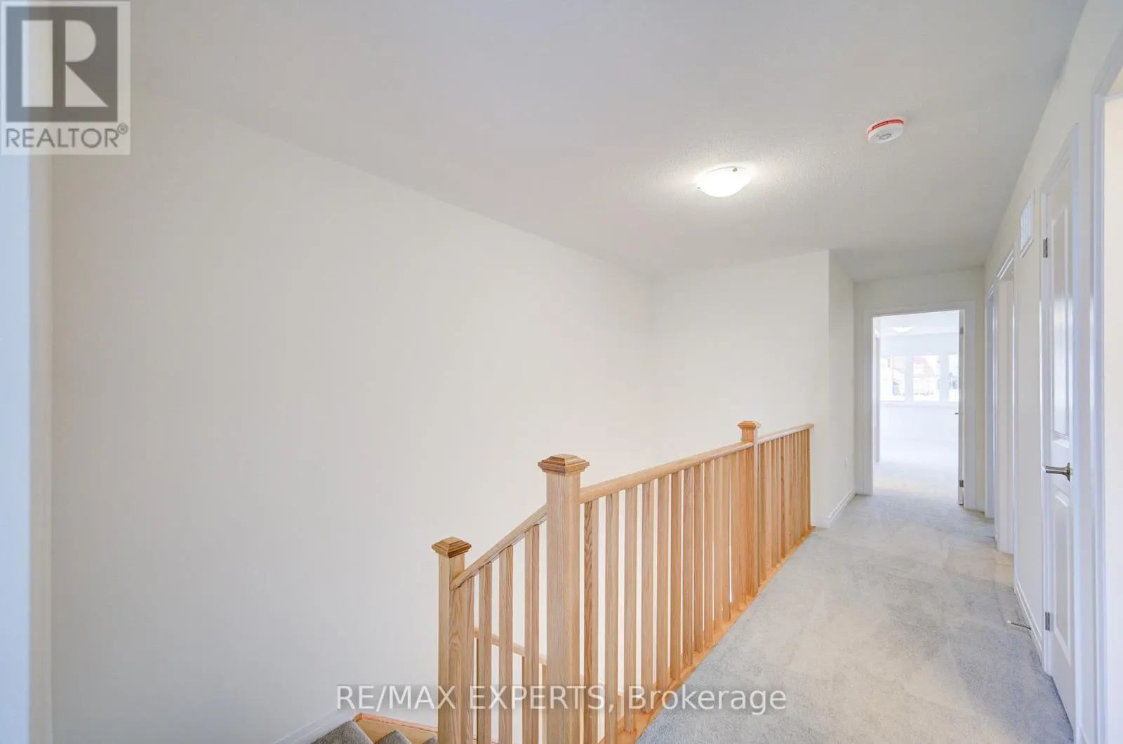 564 HUDSON CRESCENT