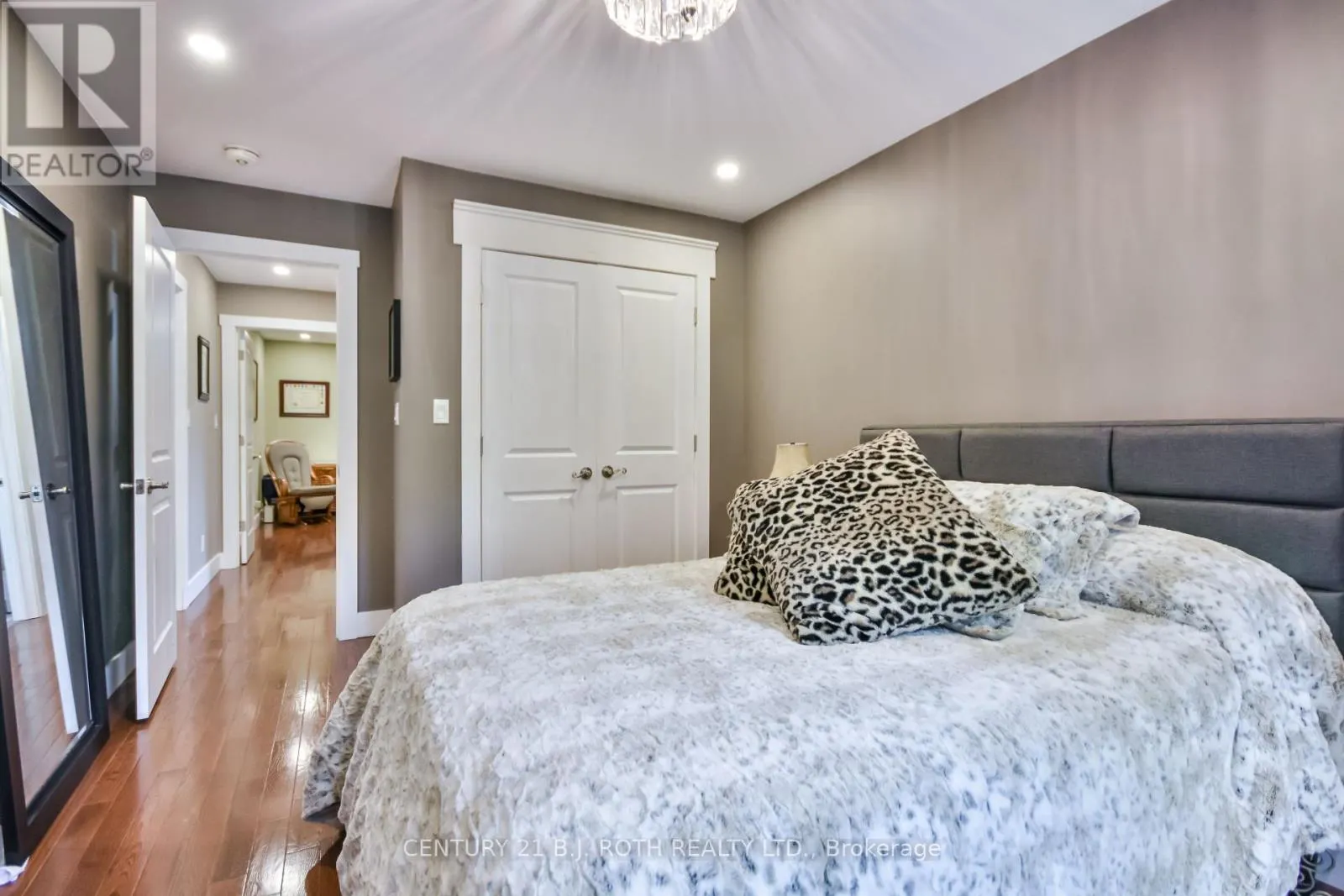 13 FITTON HEIGHTS